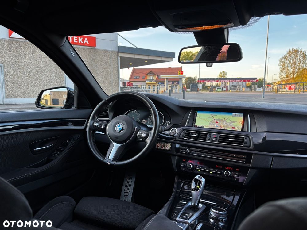 BMW Seria 5 525d xDrive Sport-Aut - 17