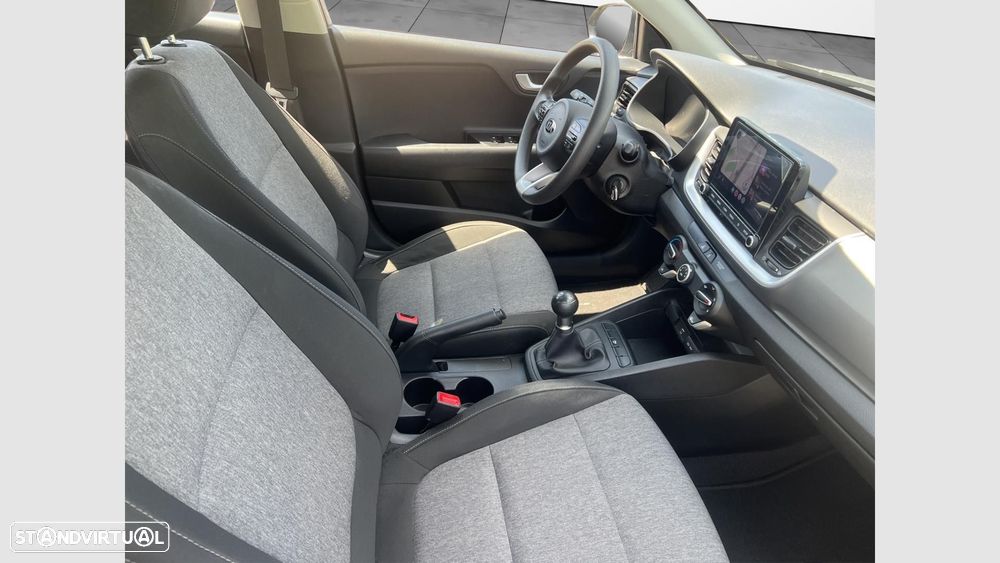 Kia Stonic 1.2 by FILA - 12