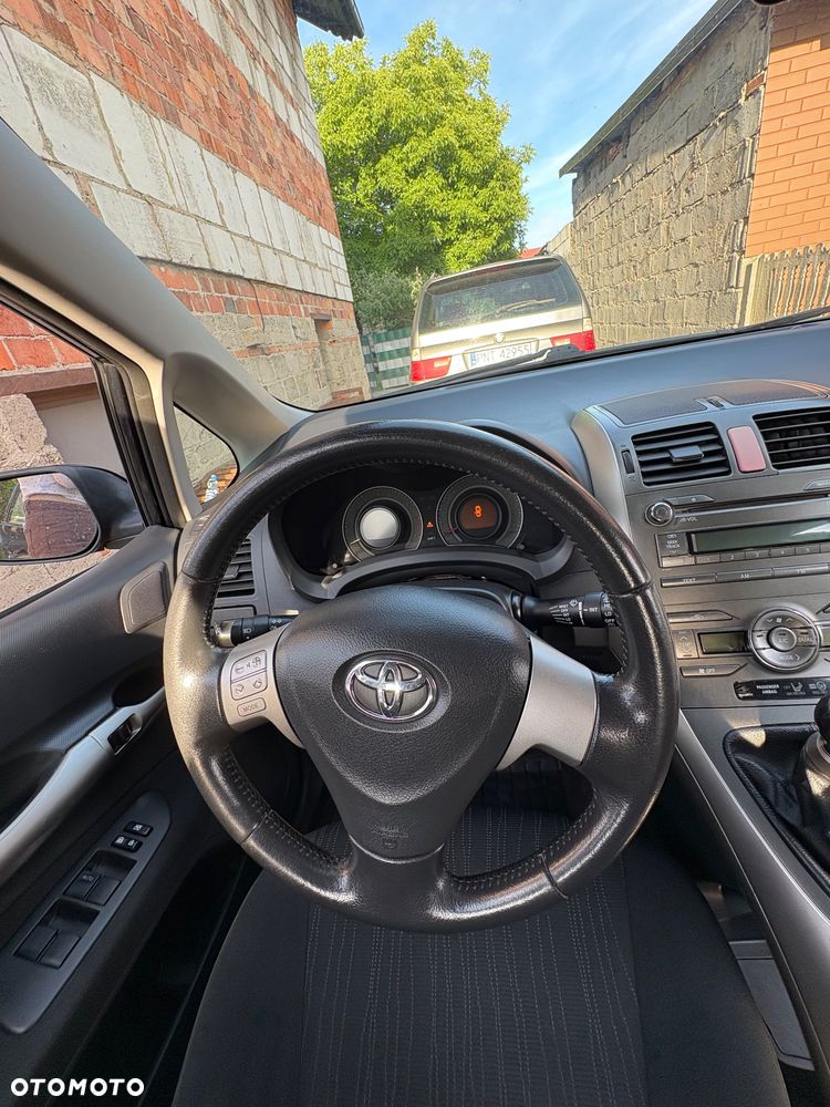 Toyota Auris 1.4 VVT-i - 25