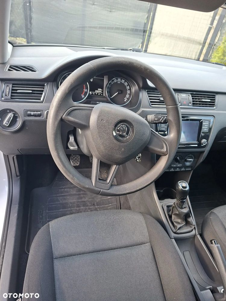 Skoda RAPID 1.0 TSI Active - 11