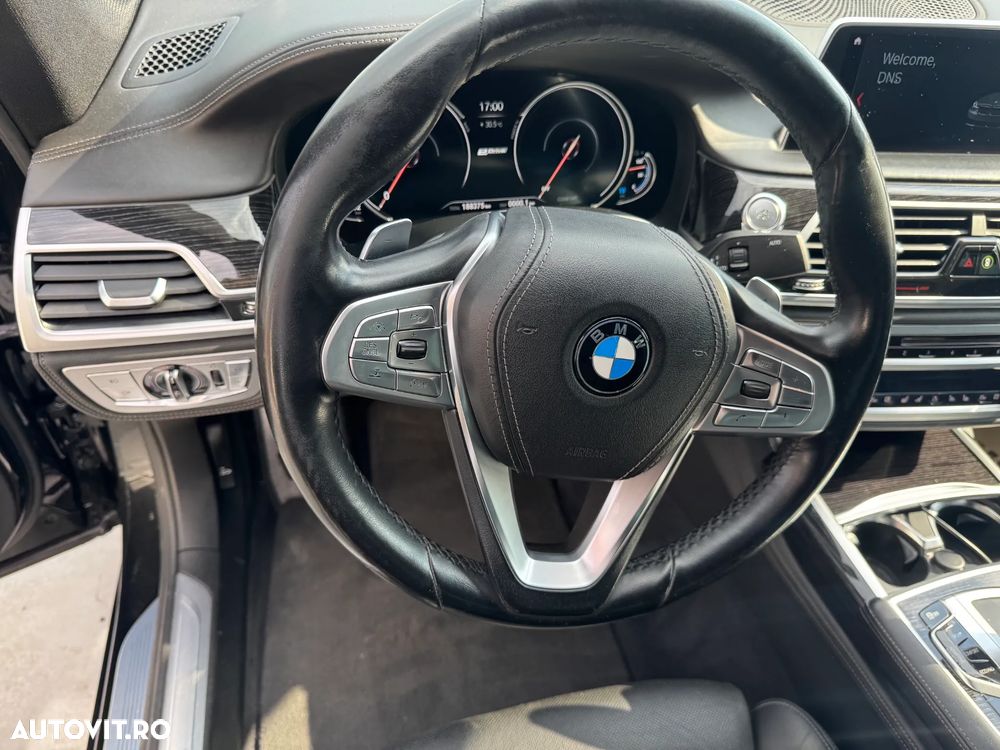 BMW Seria 7 740e iPerformance - 18