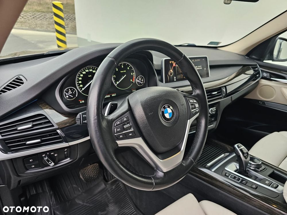 BMW X5 xDrive40d - 25