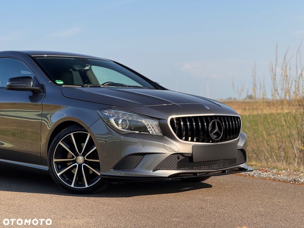 Mercedes-Benz CLA 200 7G-DCT Urban - 24