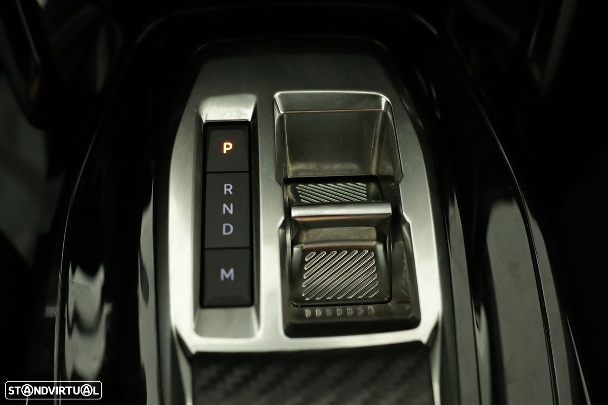 Peugeot 2008 1.2 PureTech Allure EAT8 - 14
