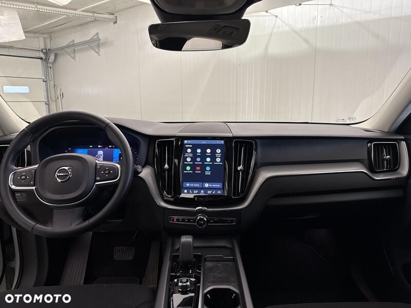 Volvo XC 60 B4 B Momentum Pro - 20
