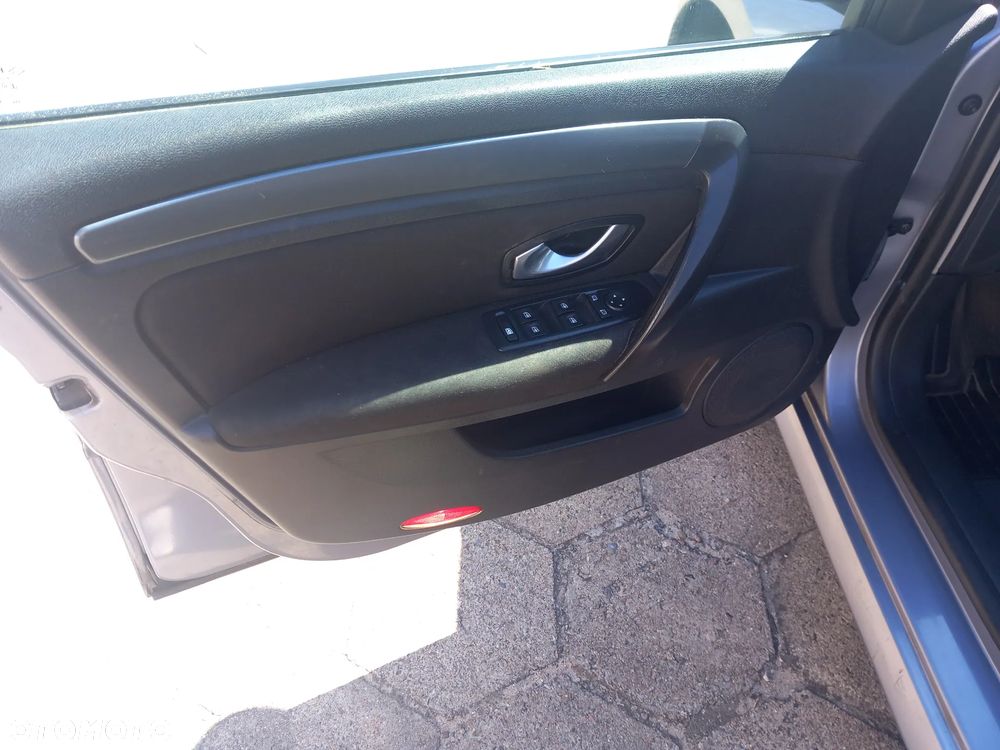 Renault Laguna 1.6 16V 110 Expression - 30