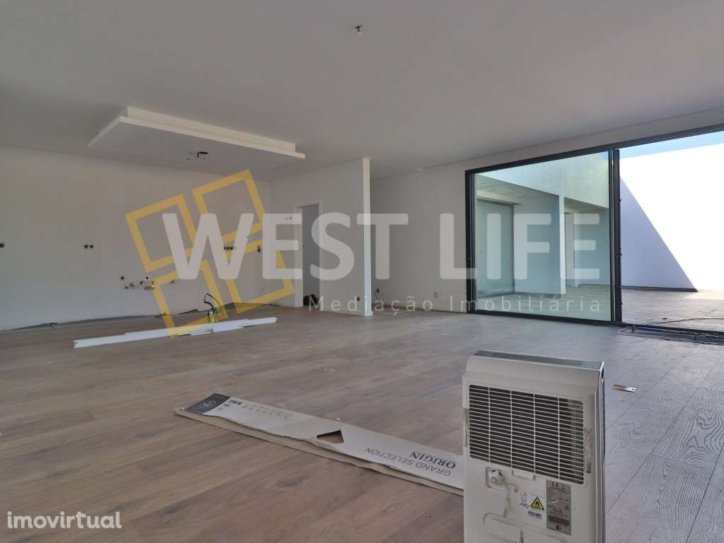 Moradia Térrea T4 projetada a pensar no contacto direto com a natur... - Grande imagem: 5/32