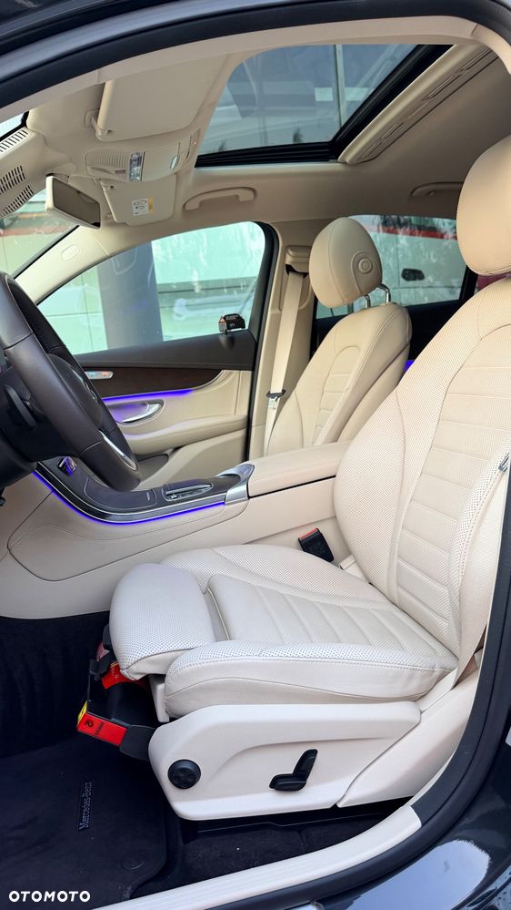 Mercedes-Benz GLC - 31