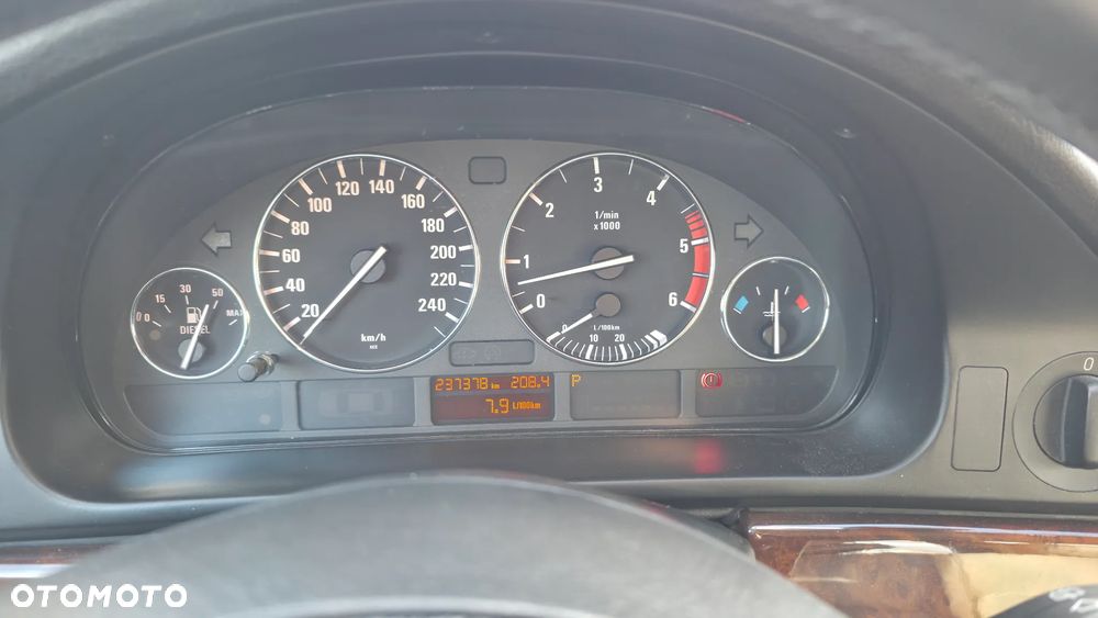 BMW Seria 5 - 10