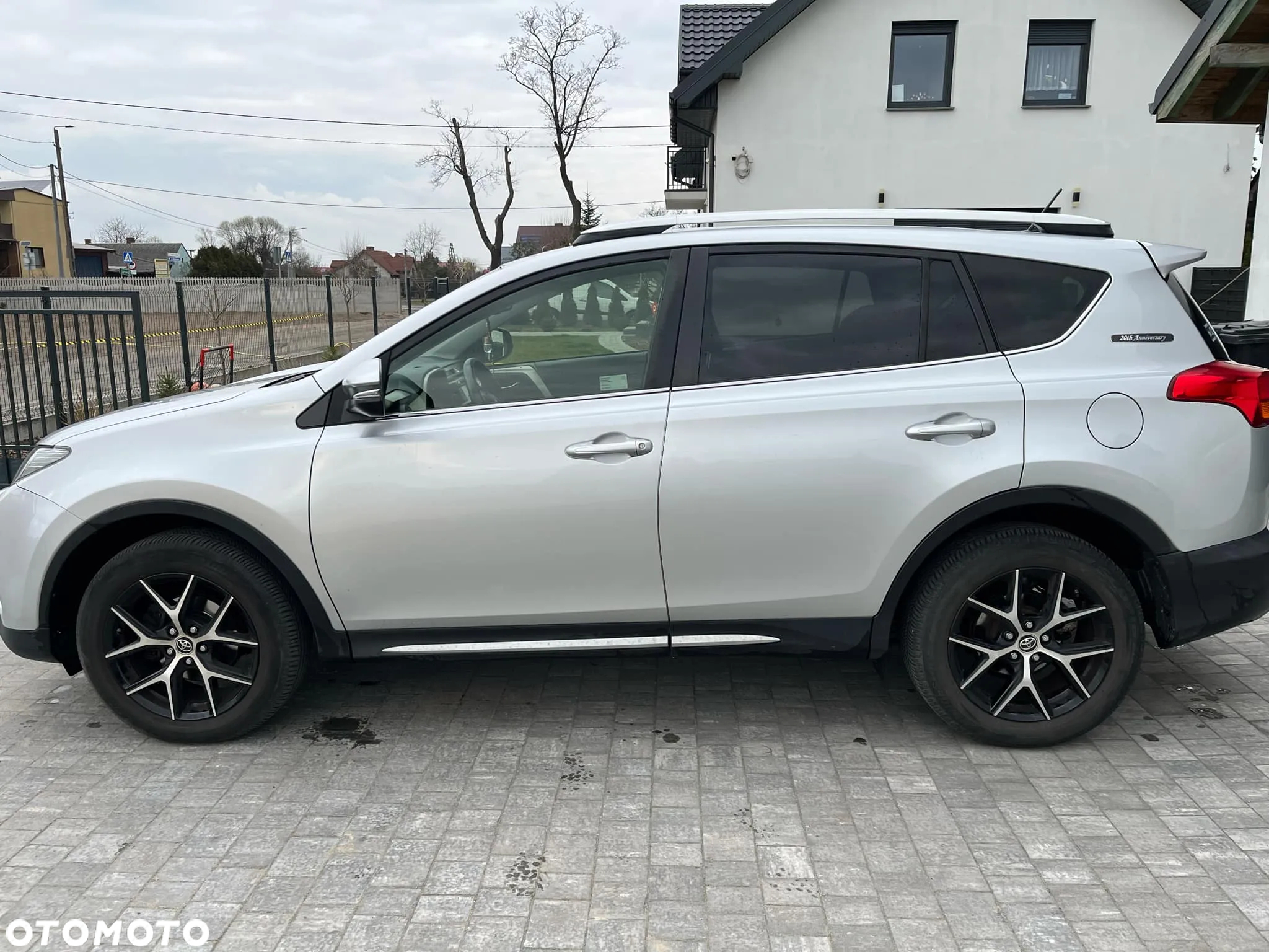 Toyota RAV4 - 10