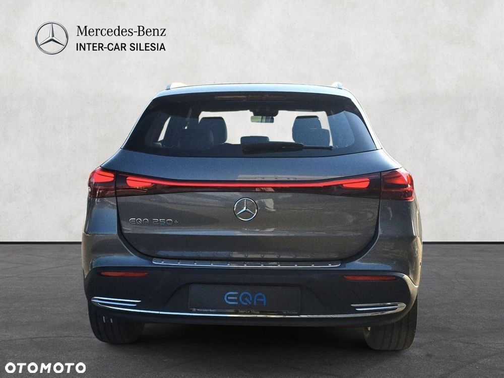 Mercedes-Benz EQA - 6
