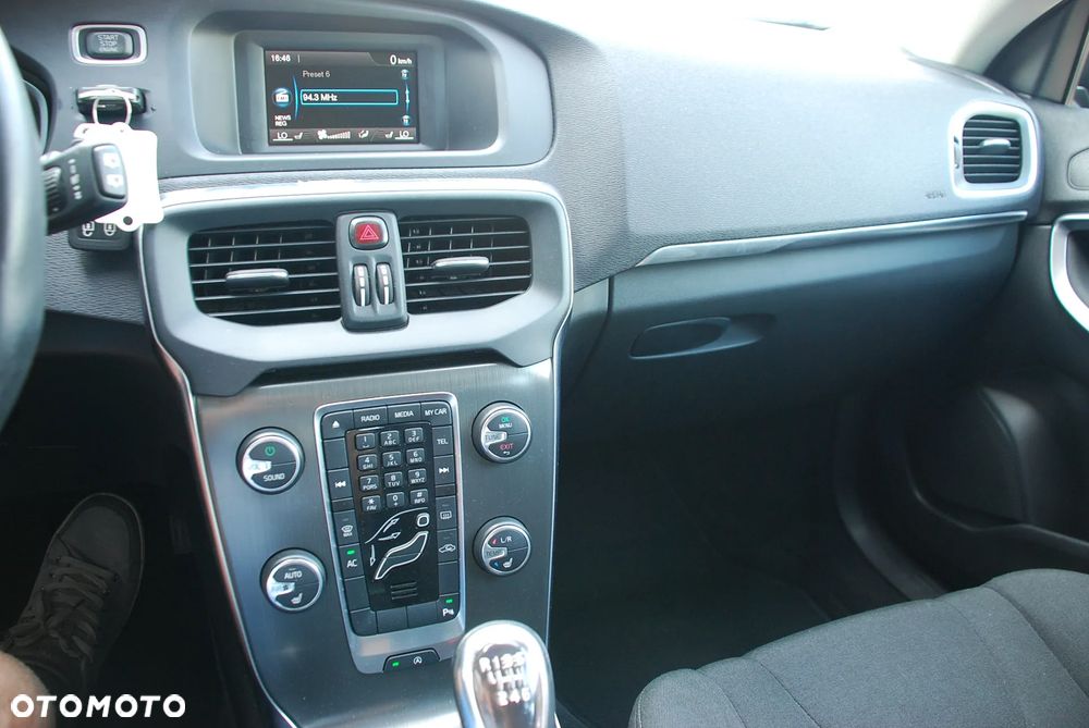 Volvo V40 T2 - 10