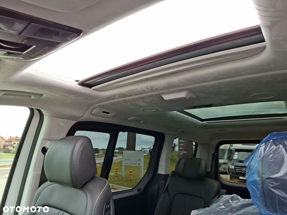 Hyundai Staria 1.6 T-GDI HEV Luxury - 26