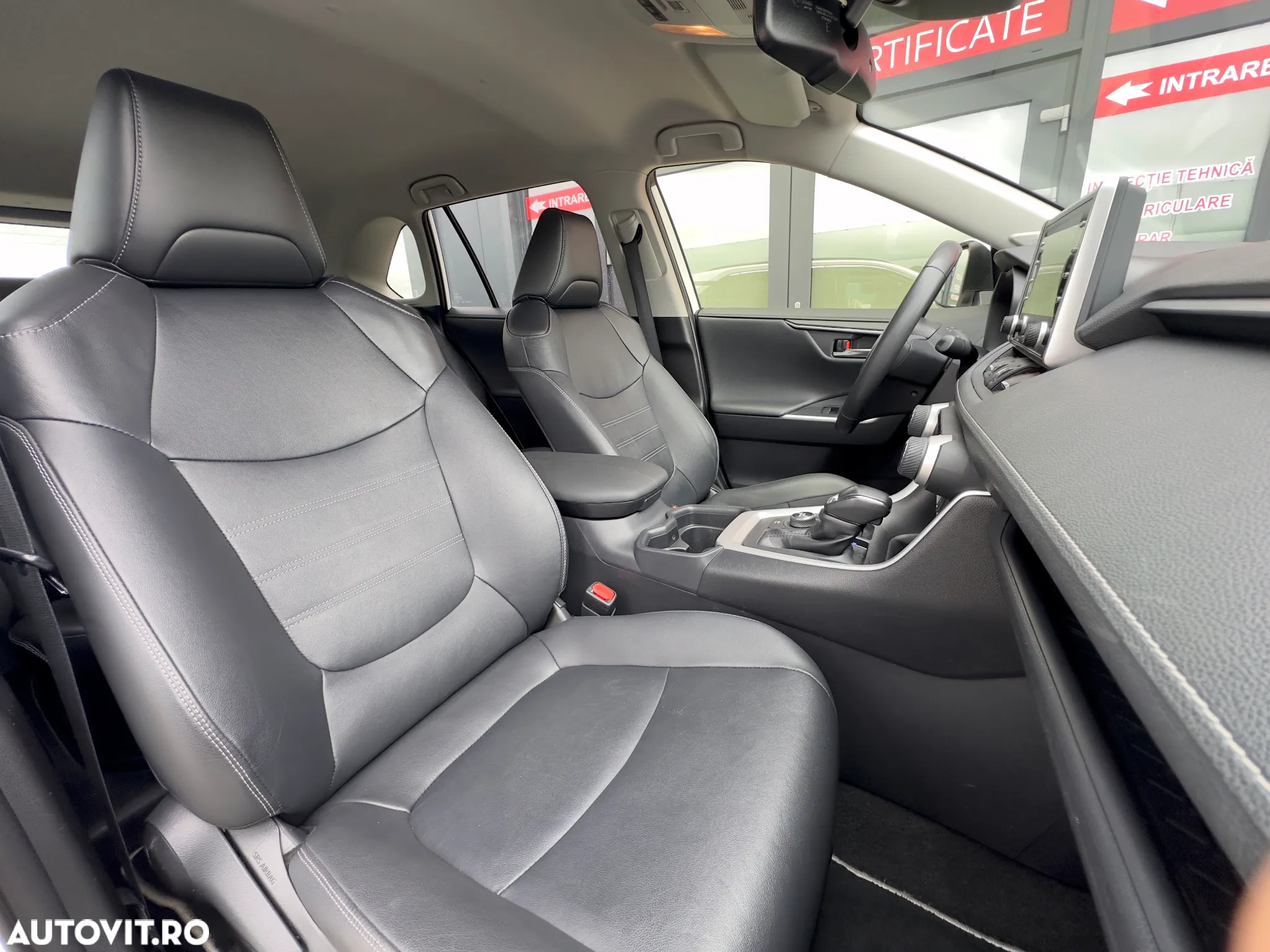 Toyota RAV4 2.5 Hybrid VVT-iE 4x4 Luxury - 30