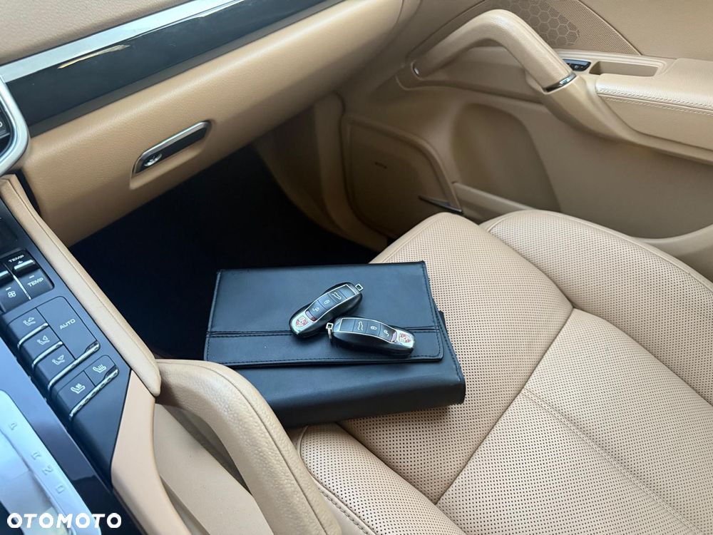 Porsche Cayenne Tiptronic S - 27