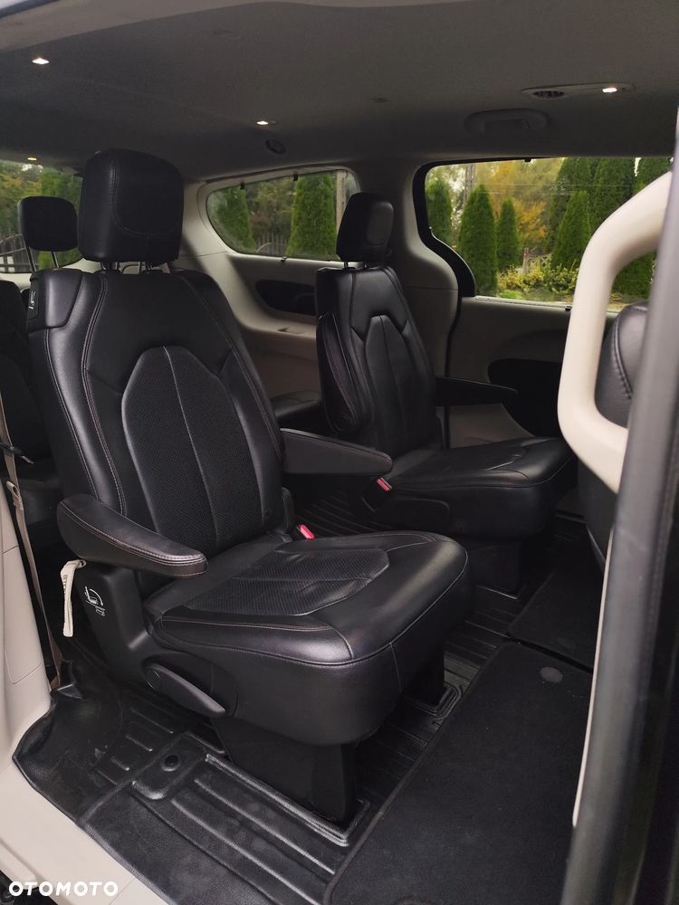 Chrysler Pacifica - 7