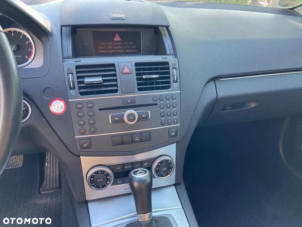 Mercedes-Benz Klasa C 180 T CGI Automatik BlueEFFICIENCY Avantgarde - 9