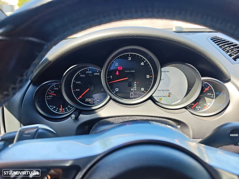 Porsche Cayenne Platinum Edition - 14