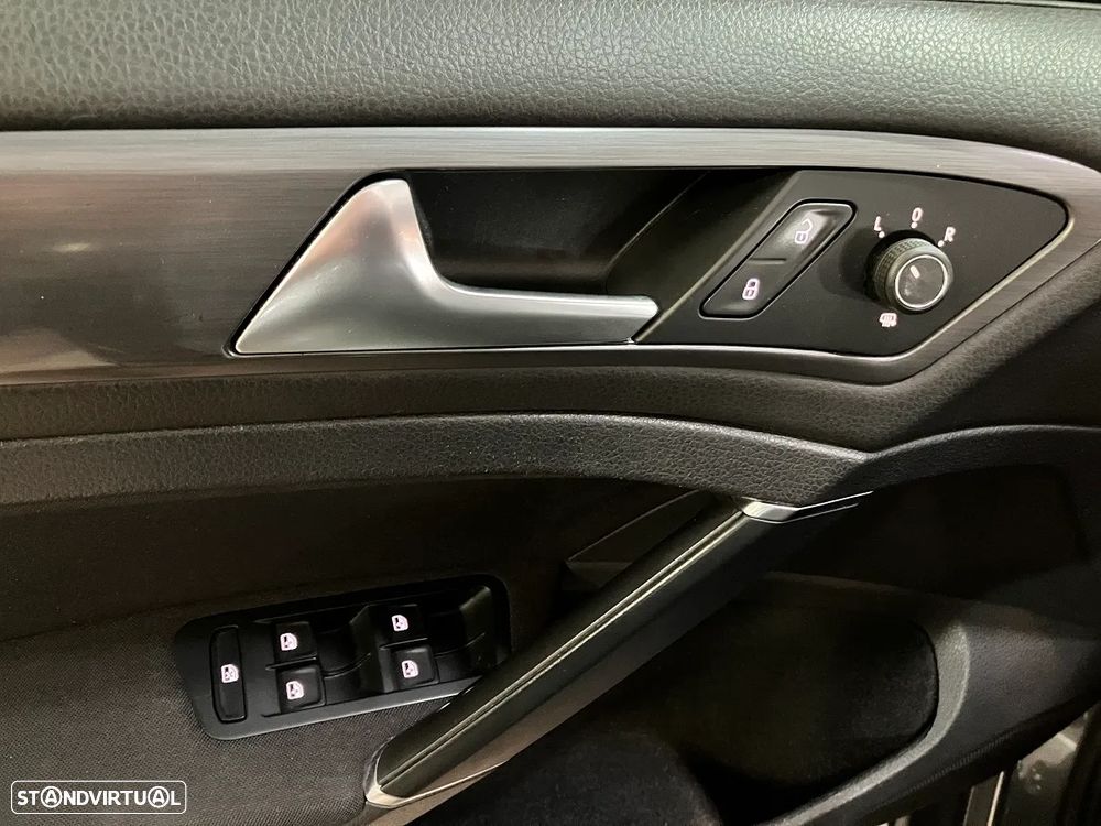 VW Golf Variant 1.6 TDi Confortline - 26