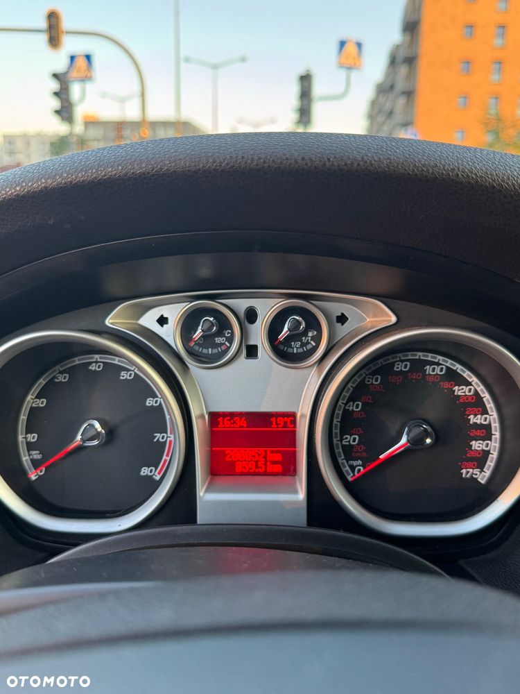 Ford Focus - 13
