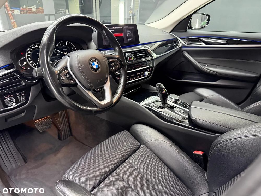 BMW Seria 5 520d Touring Sport Line - 26