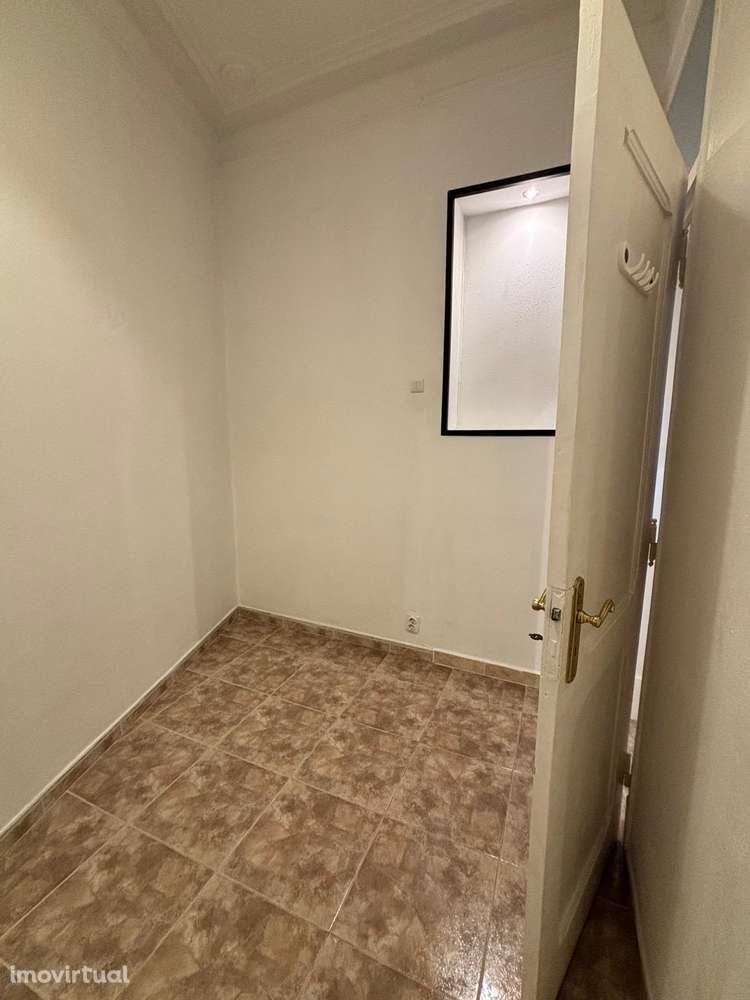 Apartamento T2 em Campolide num prédio cheio de História. - Grande imagem: 5/32