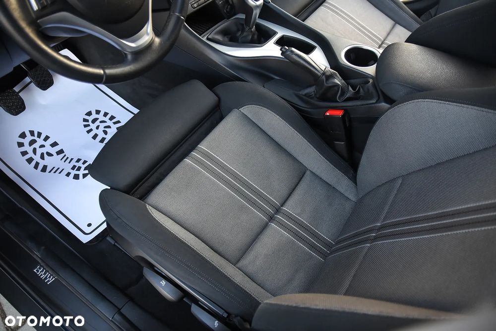 BMW X1 sDrive18d - 27