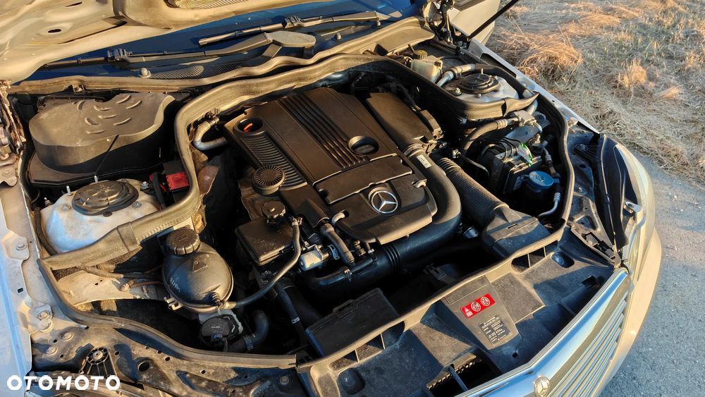 Mercedes-Benz Klasa E 200 CGI BlueEFFICIENCY Automatik Elegance - 16