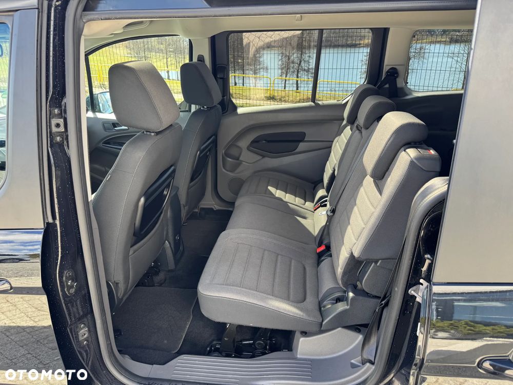 Ford Tourneo Connect Grand - 14