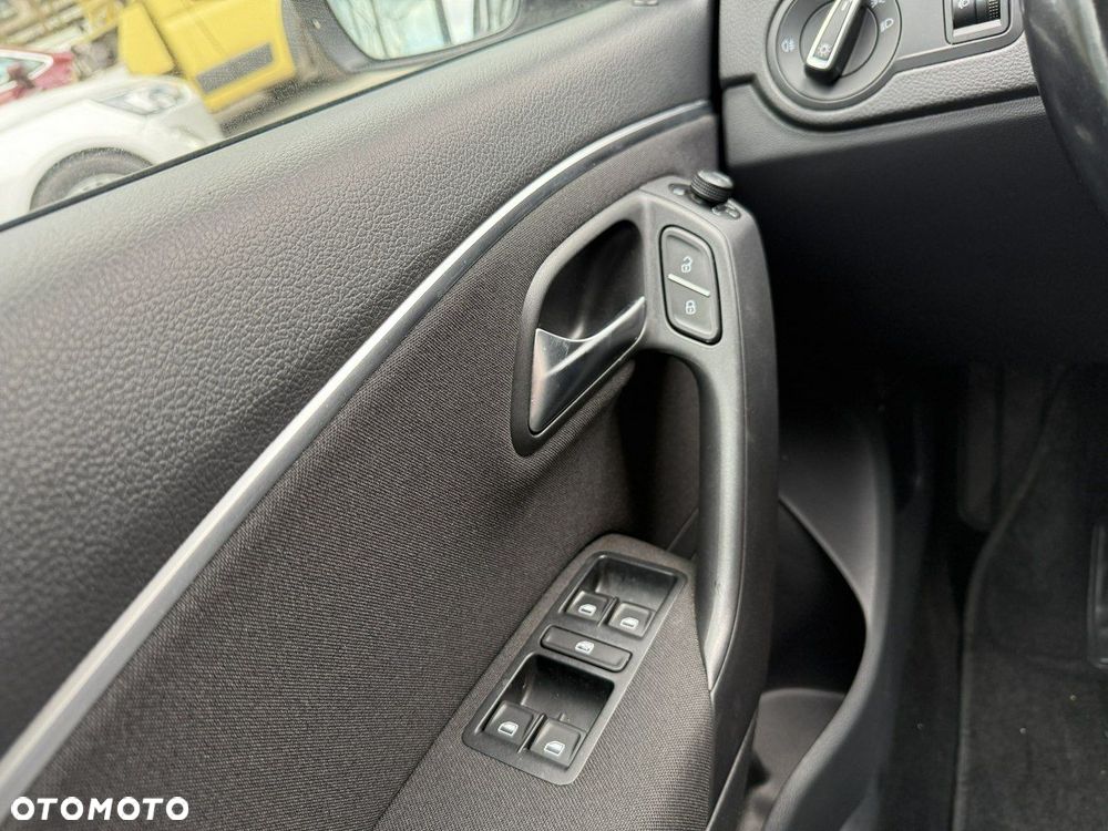 Volkswagen Polo - 16
