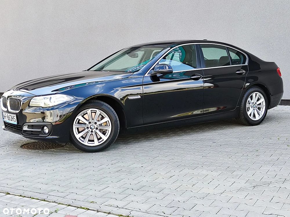 BMW Seria 5 528i xDrive - 7