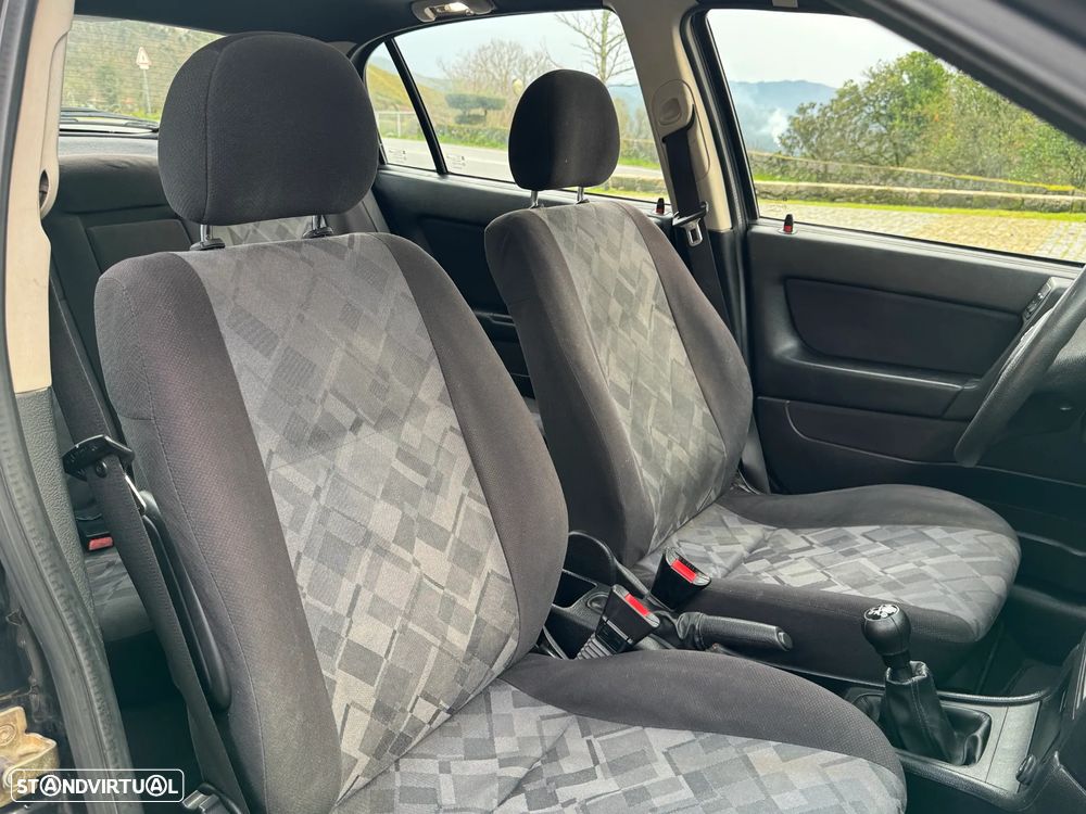 Opel Astra 1.2 Club - 22