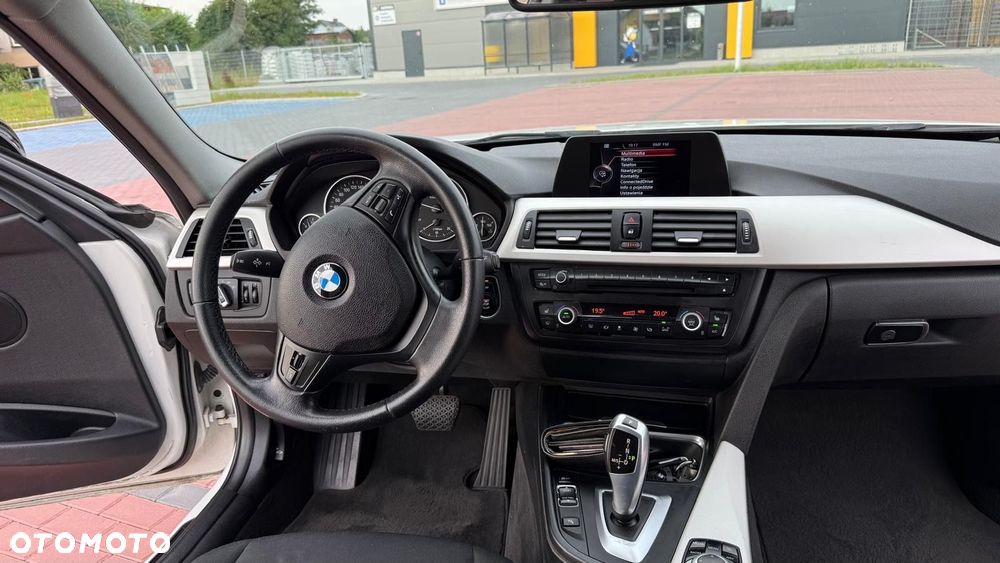 BMW Seria 3 325d - 20