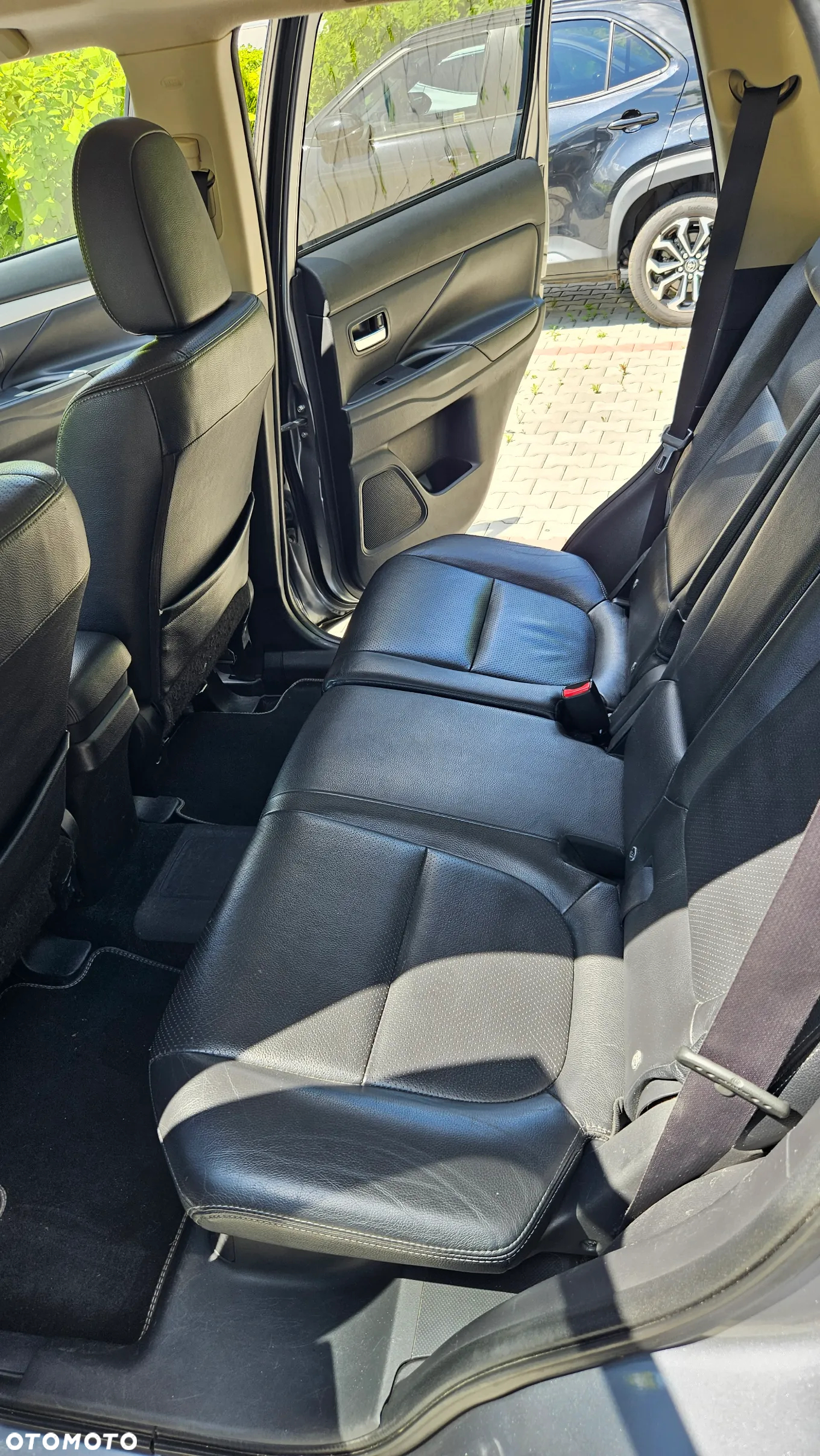 Mitsubishi Outlander - 13