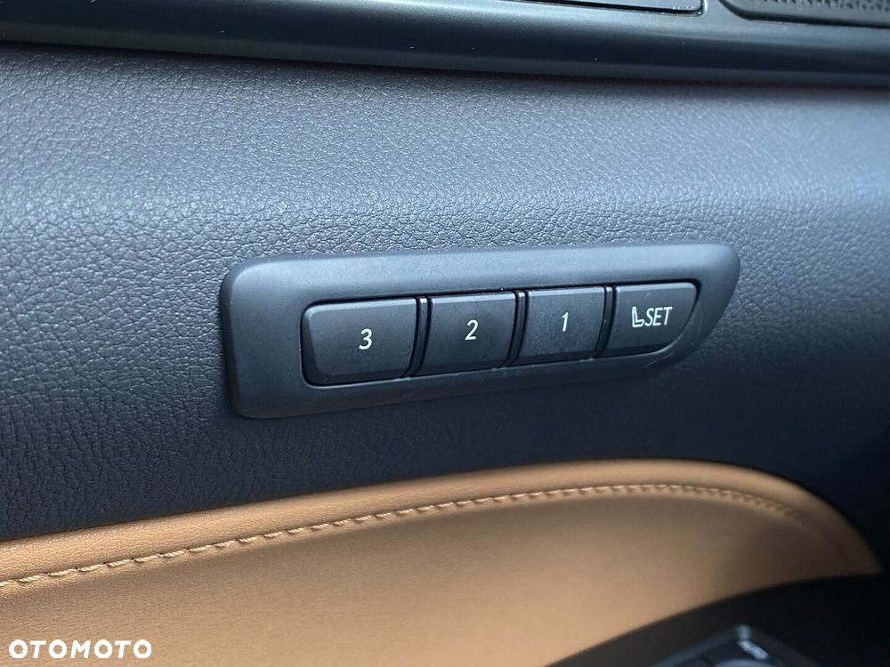 Lexus NX 350h Omotenashi AWD - 34