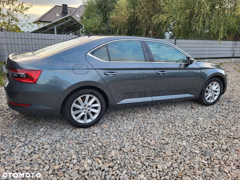 Skoda Superb 1.5 TSI Ambition DSG - 9
