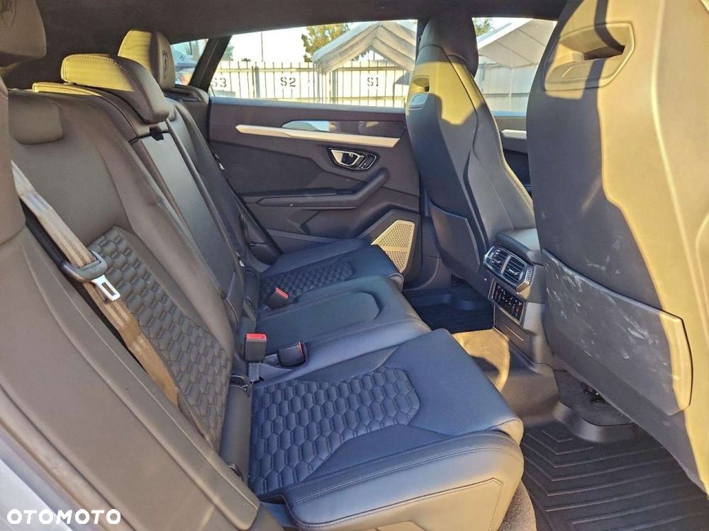 Lamborghini Urus - 12