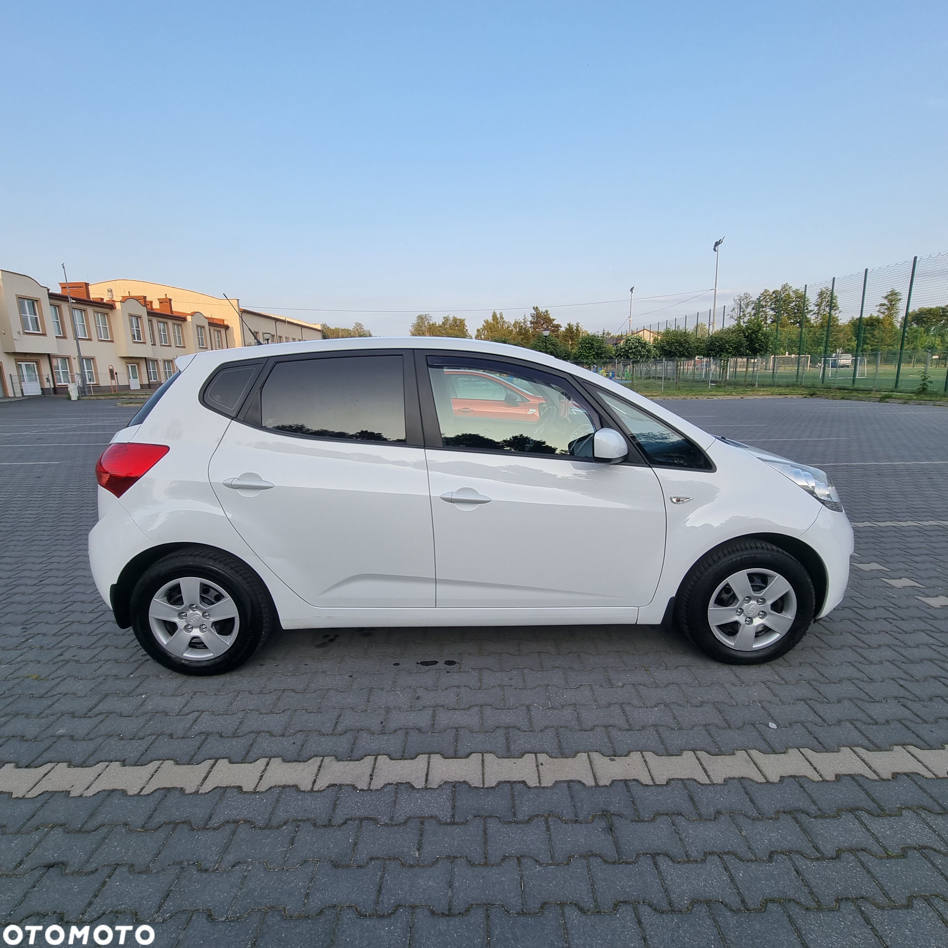 Kia Venga 1.4 CVVT Business Line - 4
