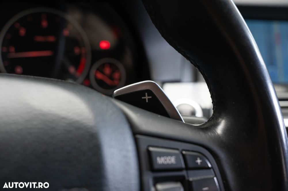 BMW Seria 5 525d Aut. - 22