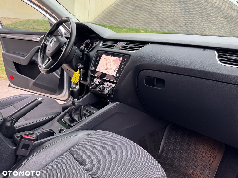 Skoda Octavia 2.0 TDI Soleil - 29
