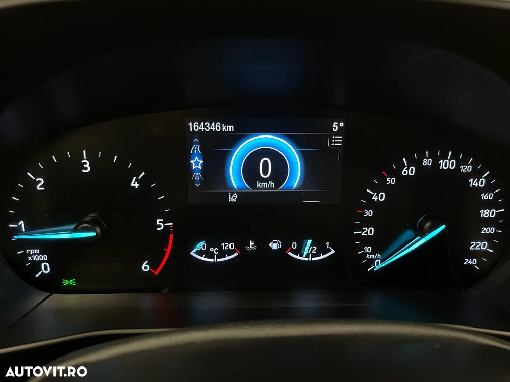 Ford Focus 2.0 EcoBlue Titanium - 26