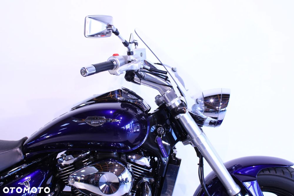 Suzuki Intruder - 12