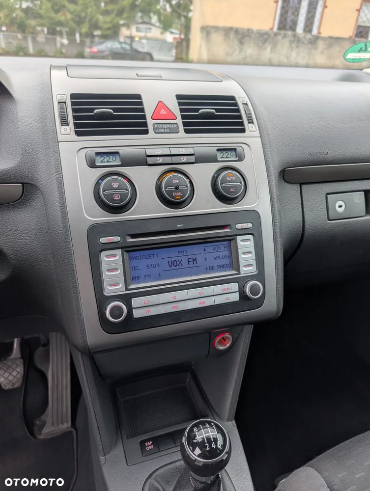 Volkswagen Touran - 14