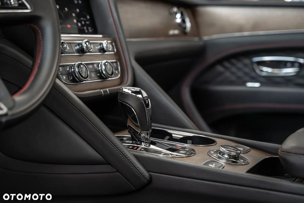 Bentley Bentayga W12 Mulliner - 25