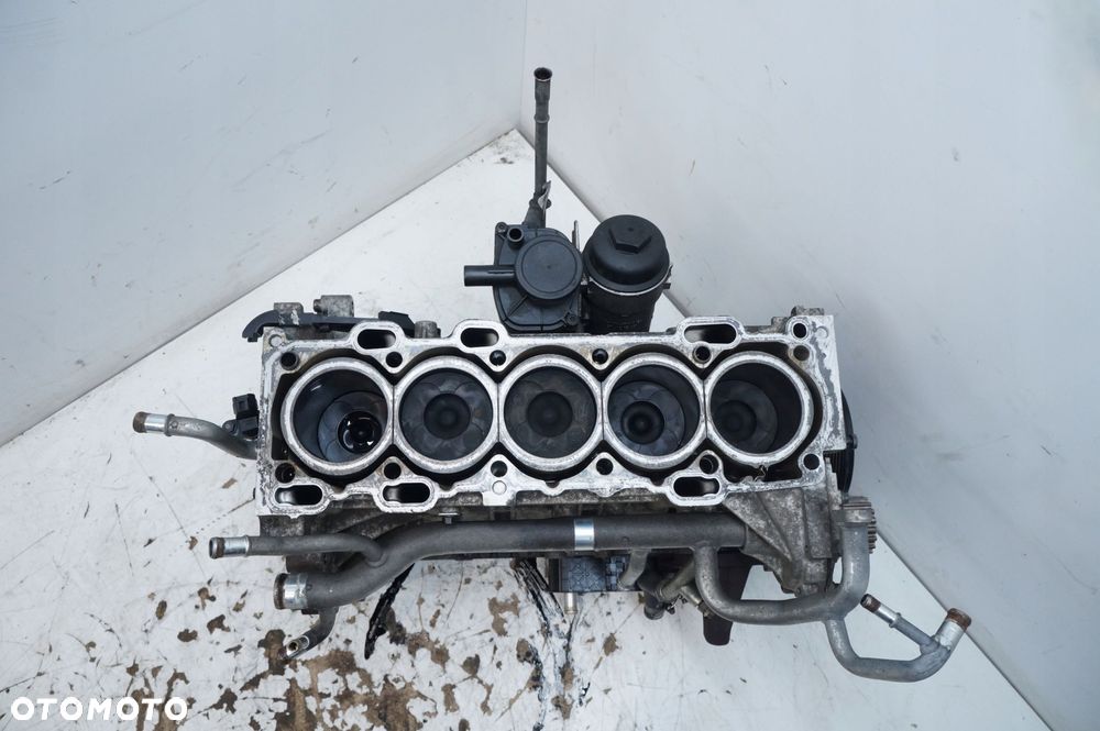 słupek silnik blok cylindry tłok volvo d5244t4 s60 i s80 sprawny - 5