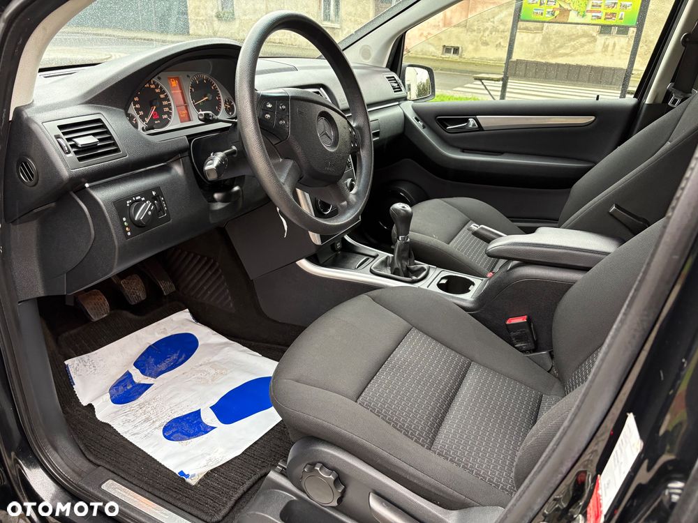 Mercedes-Benz Klasa B 180 BlueEffICIENCY - 9