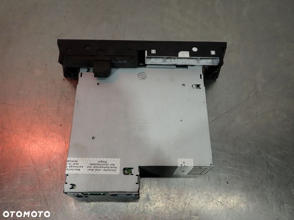 ZMIENIARKA CD AUDI A4 B8 - 5