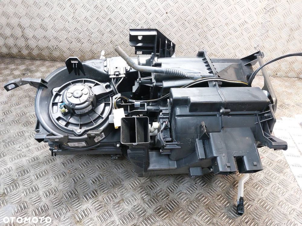 OBUDOWA NAGRZEWNICY TOYOTA AVENSIS T25 LIFT (BEZ SILNICZKÓW) - 1