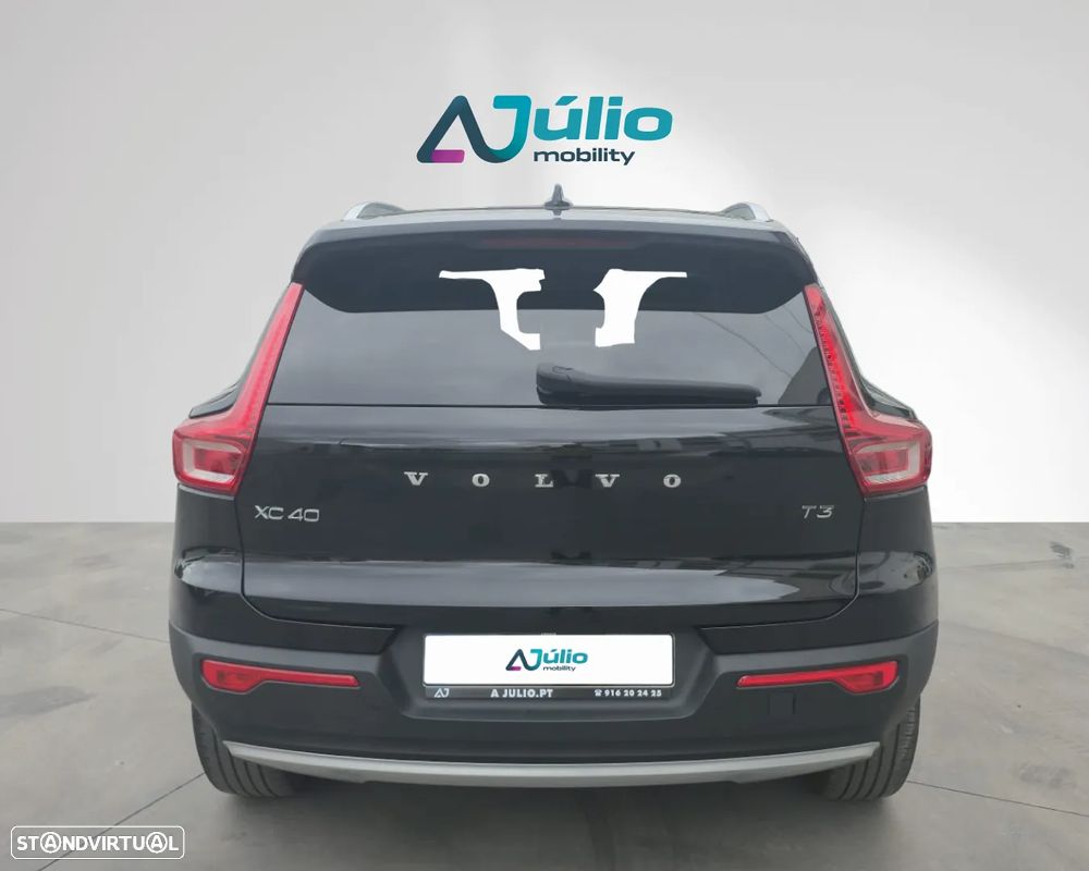 Volvo XC 40 1.5 T3 Momentum Geartronic - 4