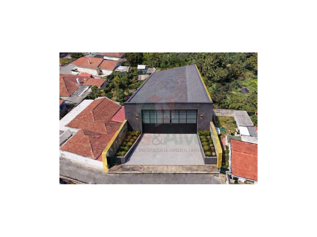 Armazém com 384 m2 em Gemunde Maia - para VENDA - Grande imagem: 2/11